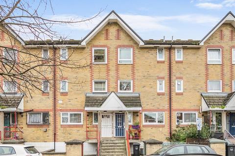 30 Howard Road, London, N16 8PU