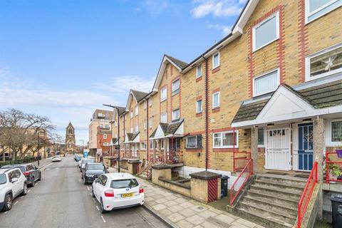 30 Howard Road, London, N16 8PU