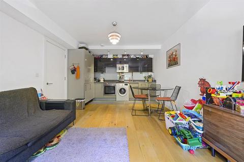3 bedroom flat for sale - Shelford Place, London, N16
