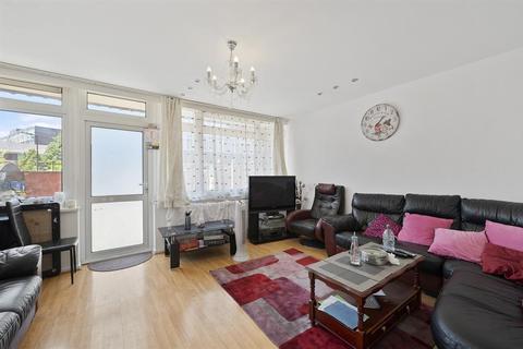 17 Oriel Road, London, E9 5SG