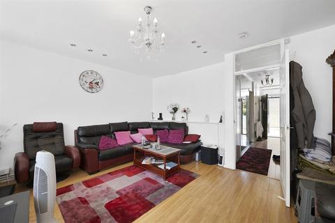 17 Oriel Road, London, E9 5SG