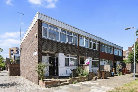 17 Oriel Road, London, E9 5SG