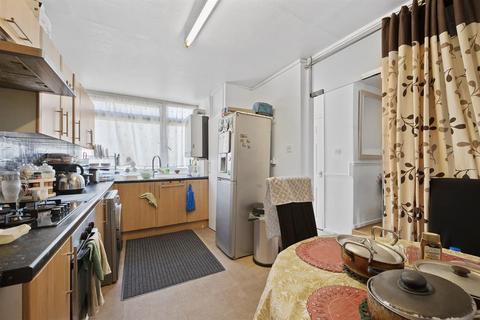 17 Oriel Road, London, E9 5SG