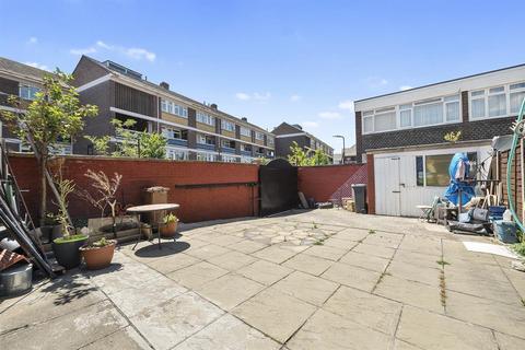 17 Oriel Road, London, E9 5SG