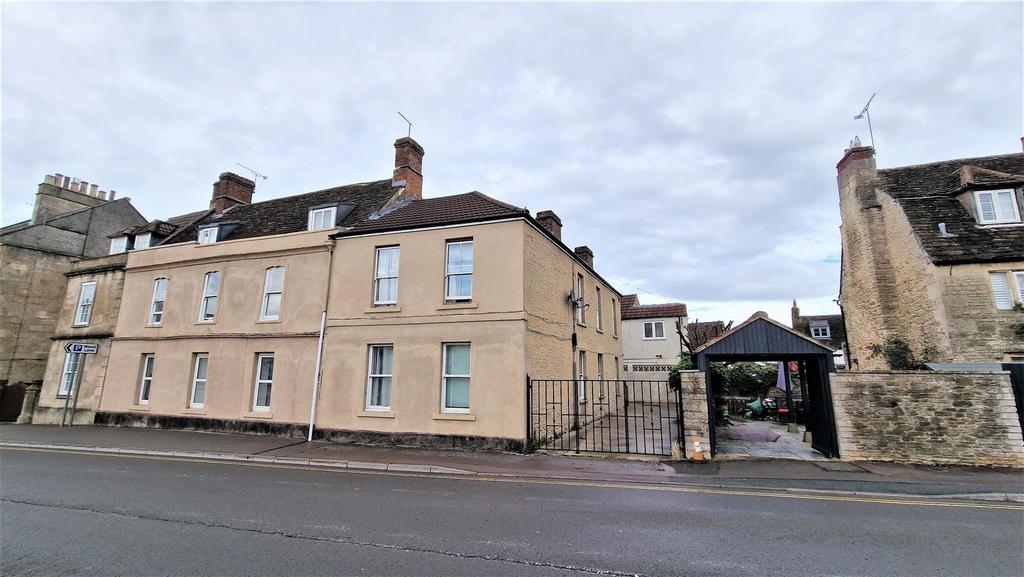 The Causeway, Chippenham 1 bed flat £120,000