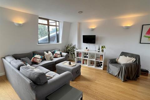 13 Valerio Mews, London, N1 4FB