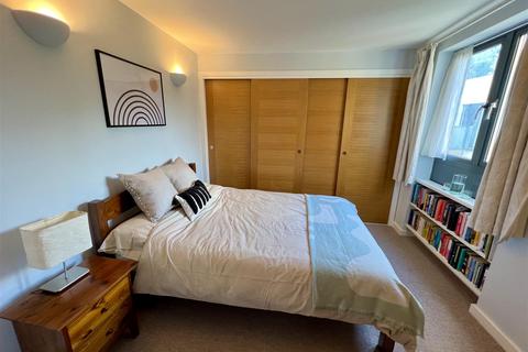 13 Valerio Mews, London, N1 4FB
