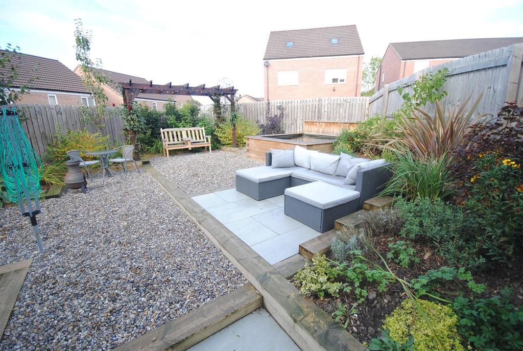 21bulaclosegarden3.JPG