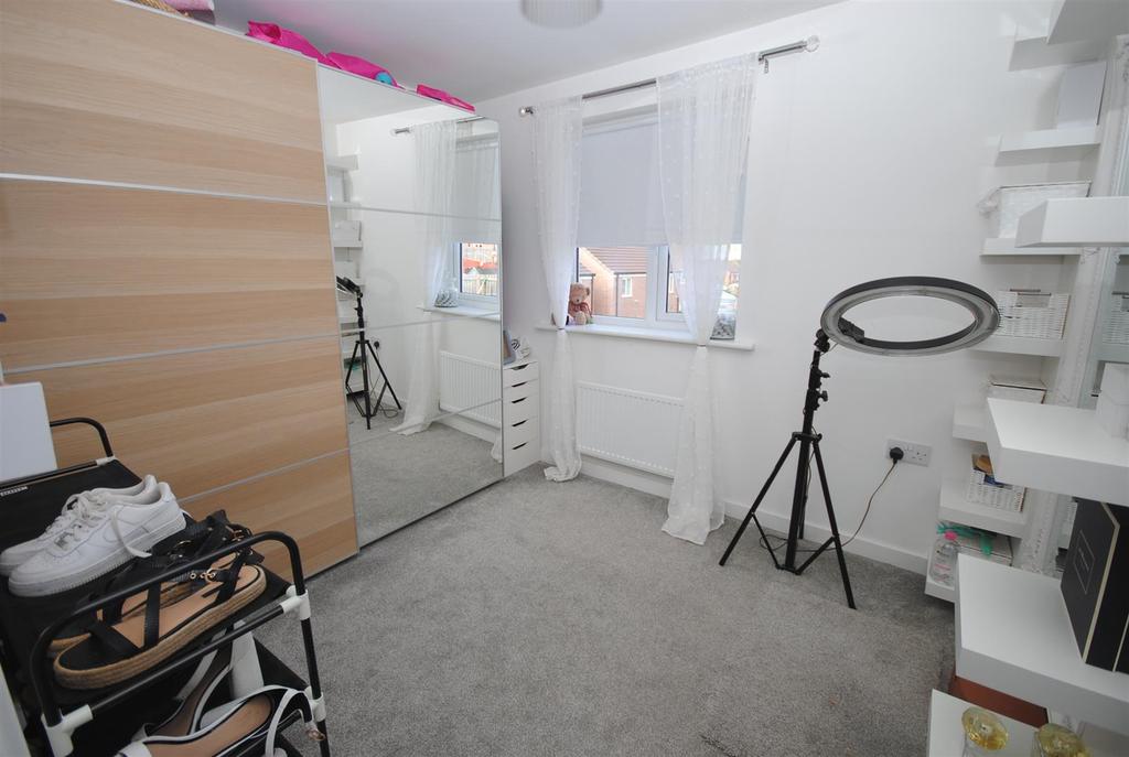21bulaclosebed3.JPG