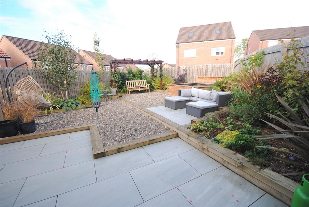 21bulaclosegarden2.JPG
