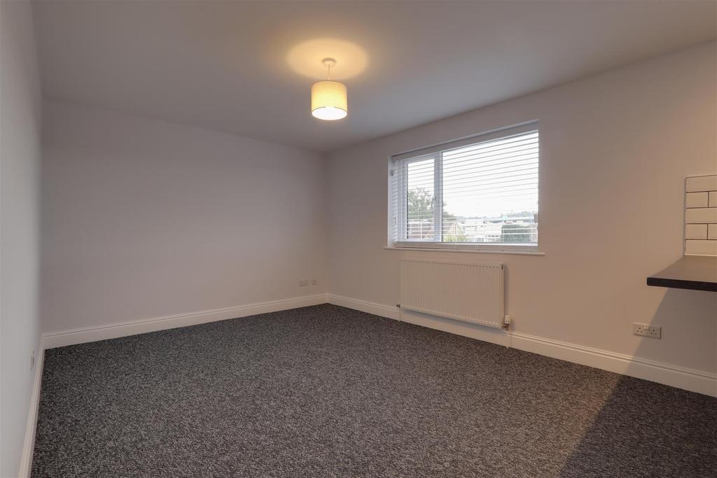 Salisbury Avenue, Cheltenham 1 bed apartment £800 pcm (£185 pw)