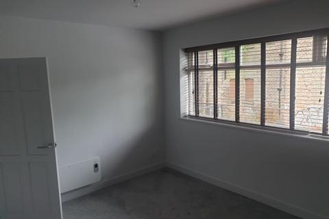 2 bedroom apartment to rent, Lark Lane, Liverpool, Merseyside