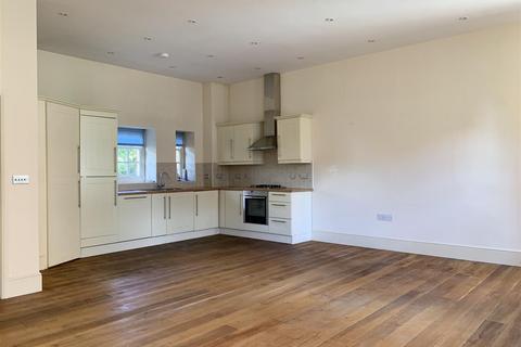 2 bedroom flat to rent - West Cliff Road, Ramsgate