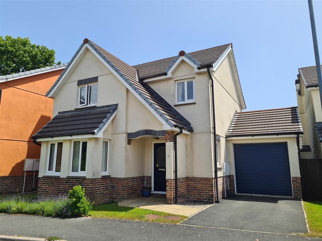 Robin Drive, Launceston 4 bed detached house for sale £345,000