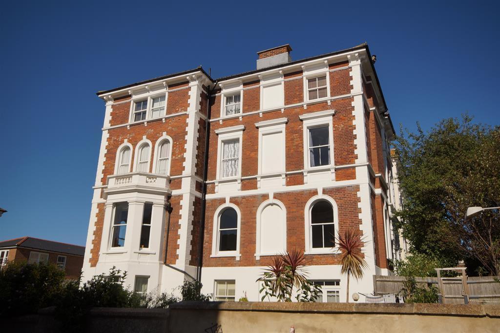 Church Road, St Leonards On Sea, East Sussex, TN37 6HJ 2 bed flat £