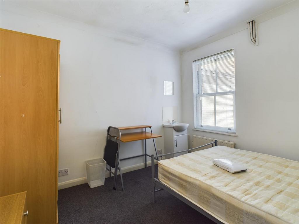 CAM02534 G0-PR0321-STILL009.jpg