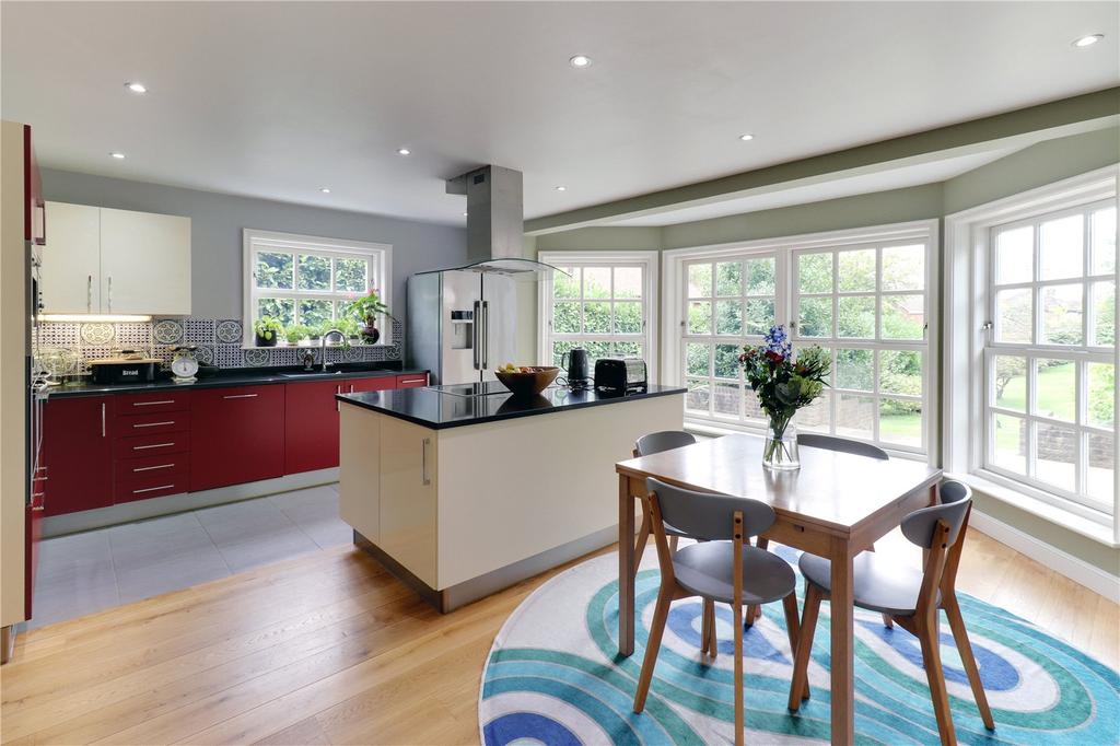 Kitchen/Breakfast Rm