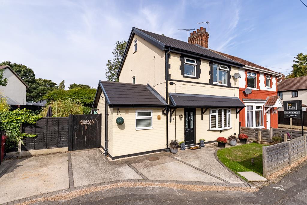 Henderson Crescent, Scunthorpe 4 bed semidetached house £159,950