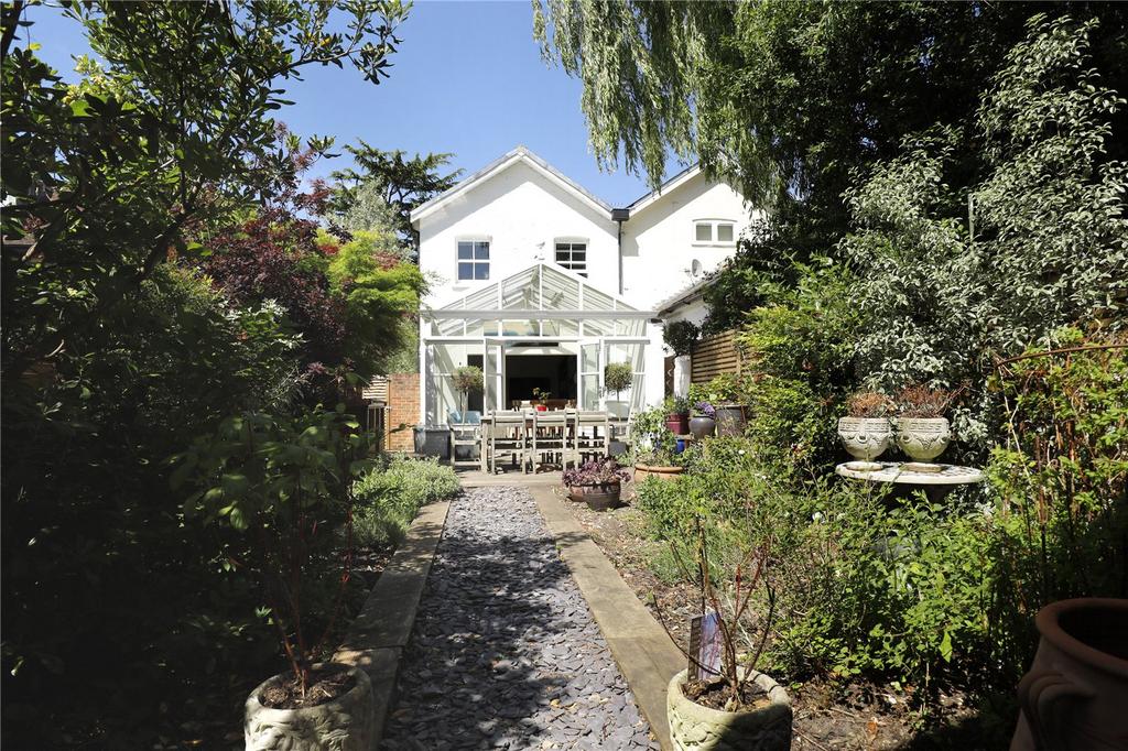 Rear Exterior/Garden