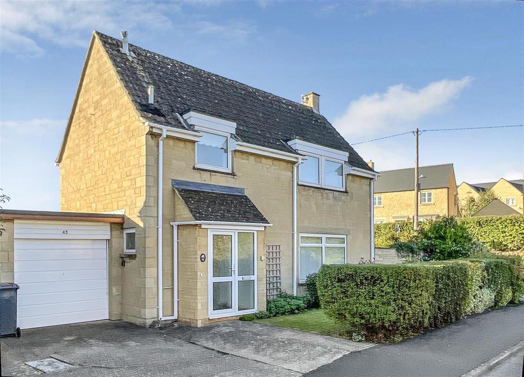 Cherry Tree Drive, Cirencester 3 bed detached house £419,950