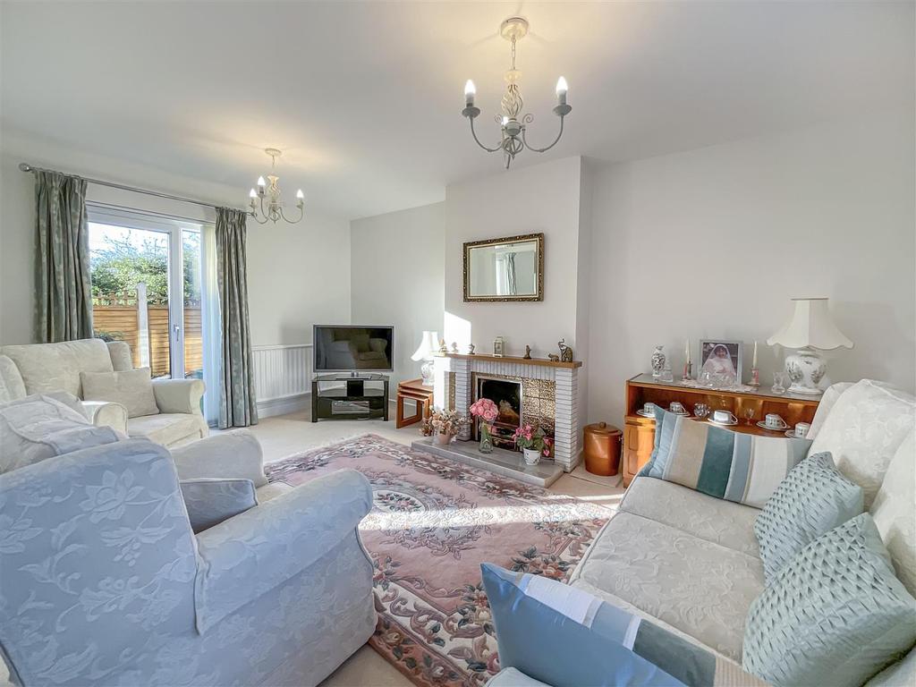 Cherry Tree Drive, Cirencester 3 bed detached house £419,950