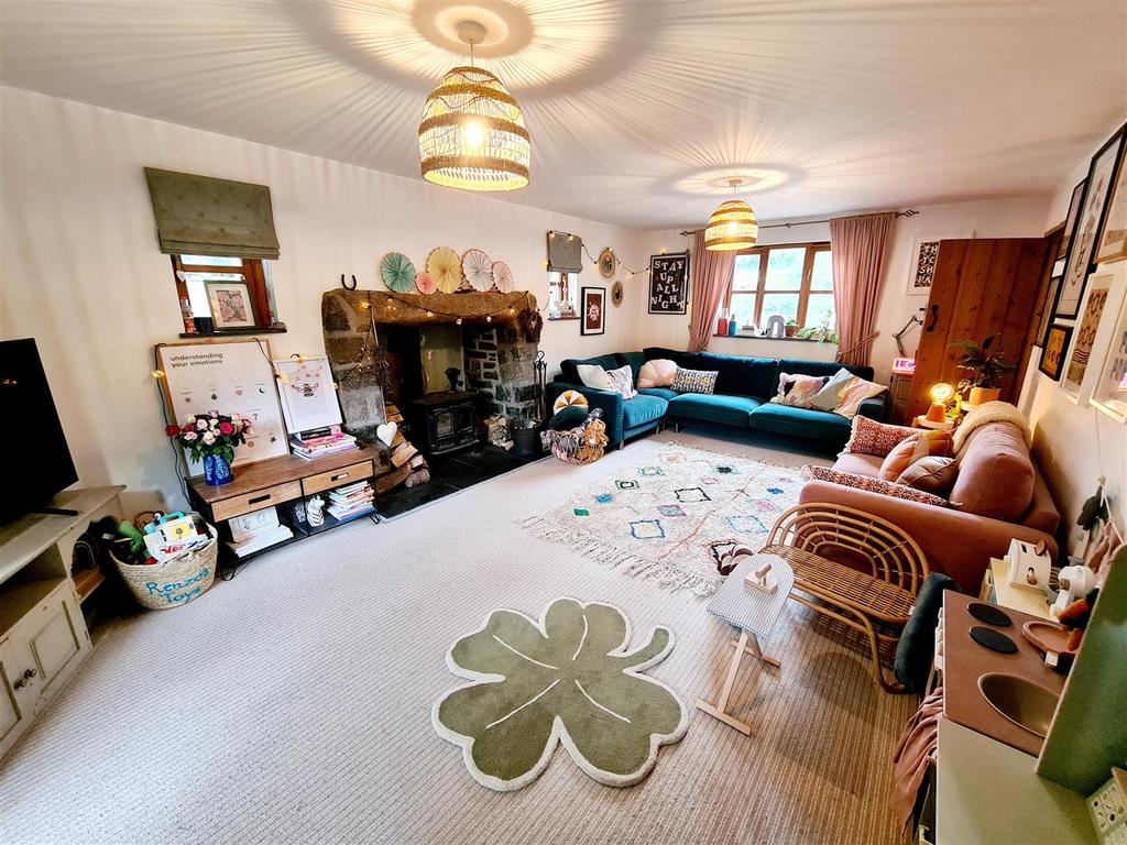 Daws House, Launceston 3 bed detached house for sale £425,000