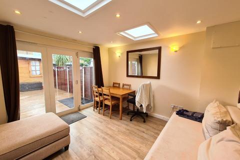 114 Peterborough Road, Carshalton, SM5 1DZ