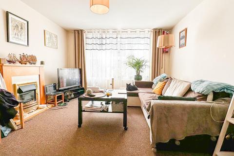 105 Bristol South End, Bristol, BS3 5BL