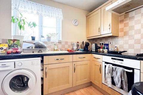 105 Bristol South End, Bristol, BS3 5BL