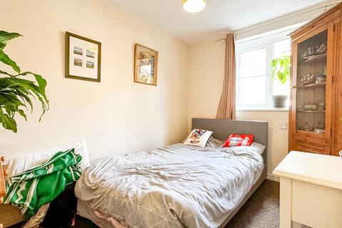 105 Bristol South End, Bristol, BS3 5BL