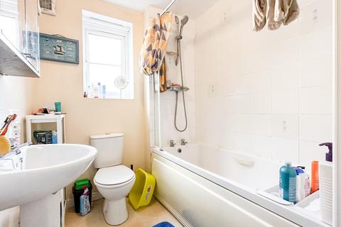 105 Bristol South End, Bristol, BS3 5BL