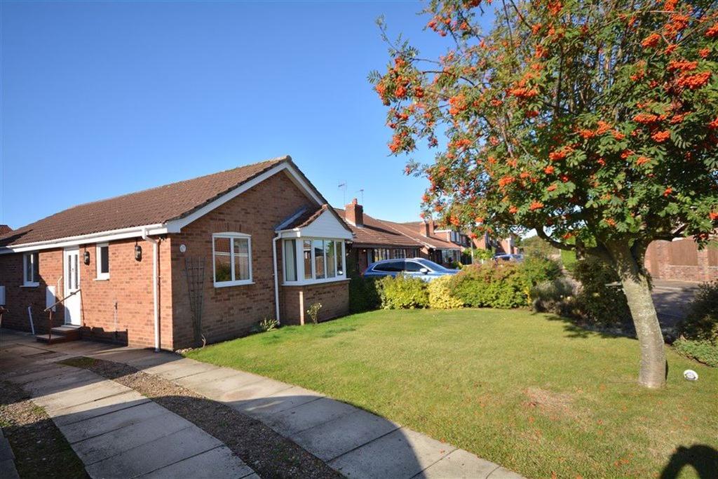 Moat Way, Brayton, YO8 2 bed bungalow £850 pcm (£196 pw)