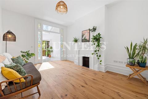 9 Keyes Road, London, NW2 3XB