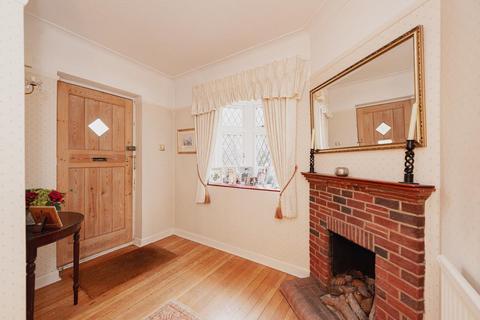 86 Tattenham Grove, Epsom, KT18 5QS