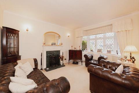 86 Tattenham Grove, Epsom, KT18 5QS