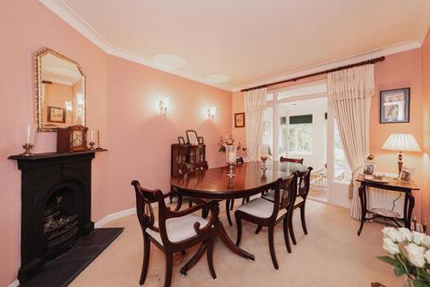 86 Tattenham Grove, Epsom, KT18 5QS