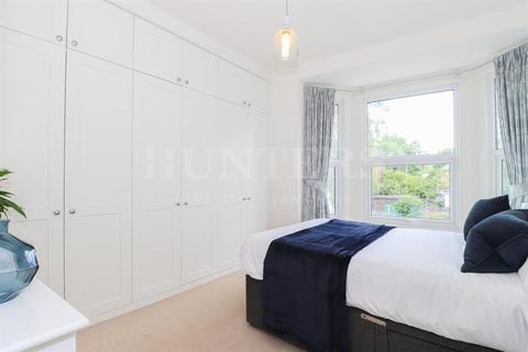 2 bedroom flat for sale - Hillfield Road, London, NW6