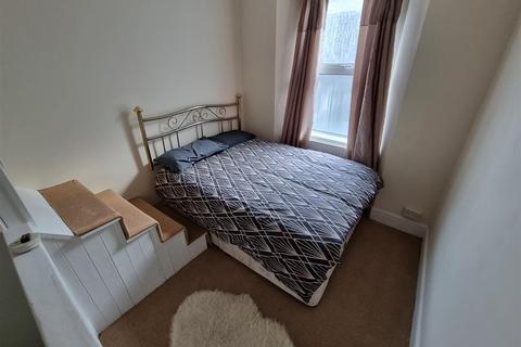 1 bedroom apartment for sale, Market Street, Stratton