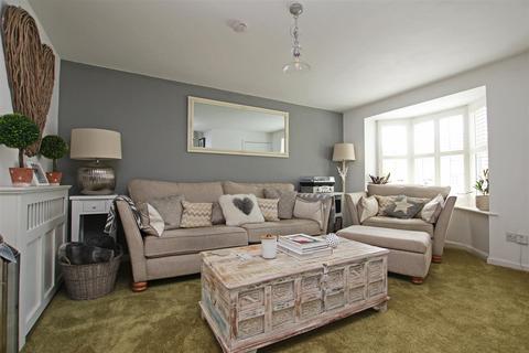 57 Earles Meadow, Horsham, RH12 4HR