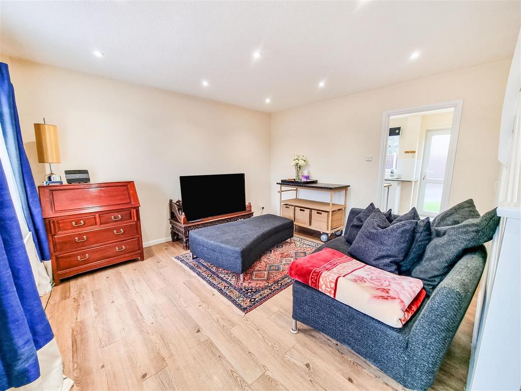 Arran Road, Stamford 2 bed link detached house for sale £219,950