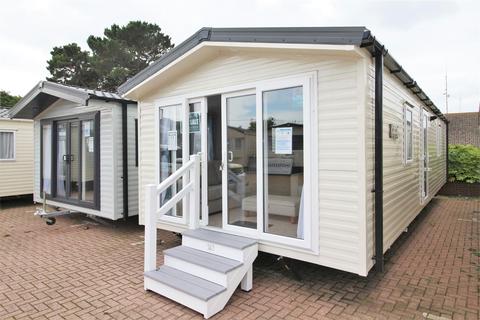 2 bedroom chalet for sale - Shorefield, Near Milford On Sea