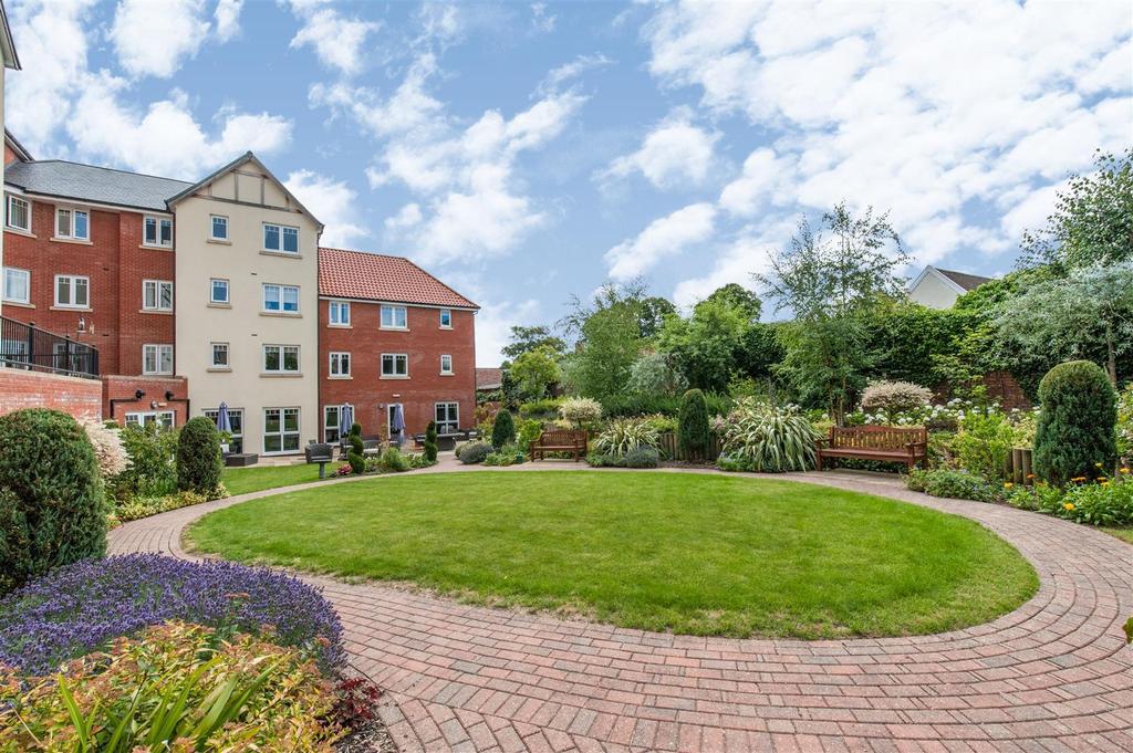 Cross Penny Court, Cotton Lane, Bury St. Edmunds 1 bed apartment £235,000