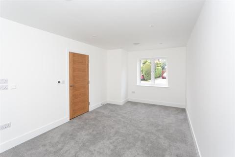 4 bedroom semi-detached house for sale - Grove Avenue, Harpenden