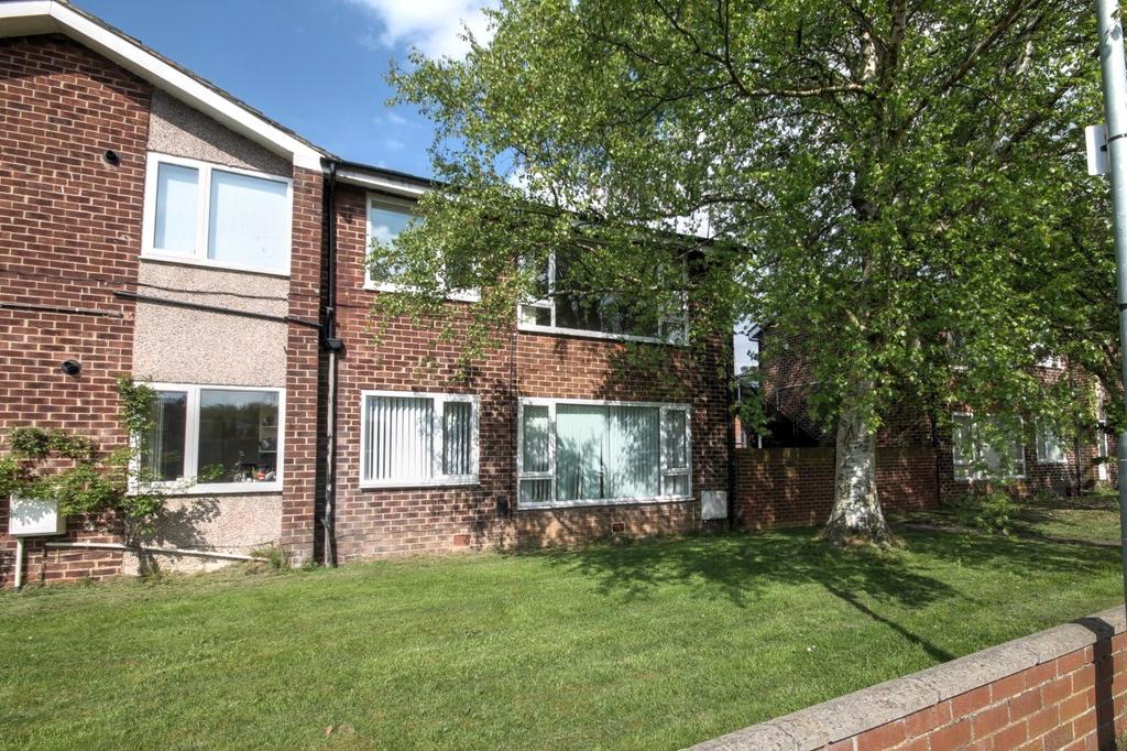 Ashdown Avenue, Gilesgate, Durham, DH1 1 bed flat £465 pcm (£107 pw)