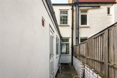 28 Faringford Road, London, E15 4DW