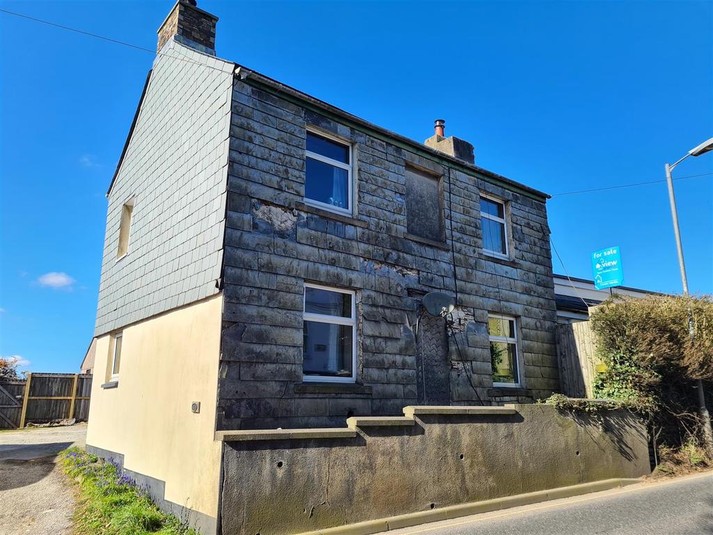 Launceston Road, Callington 4 bed detached house for sale £329,950