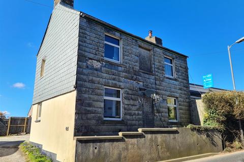 7 Launceston Road, Callington, PL17 7BS