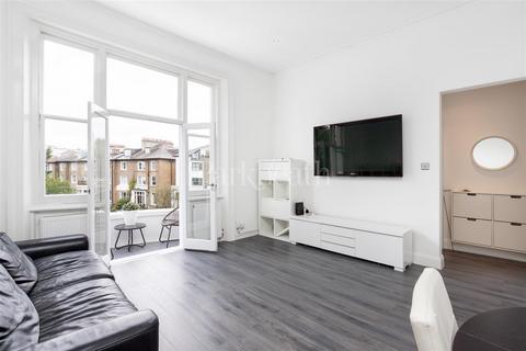 Flat 4, 14 Belsize Park, London, NW3 4ES