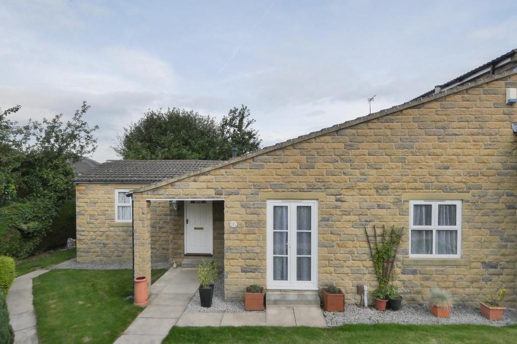 Queens Drive, Pudsey, LS28 7HL 3 bed terraced bungalow for sale £270,000