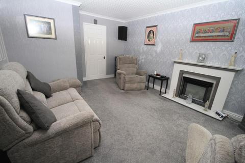 18 Ashbourne Way, Cleckheaton, BD19 5JA
